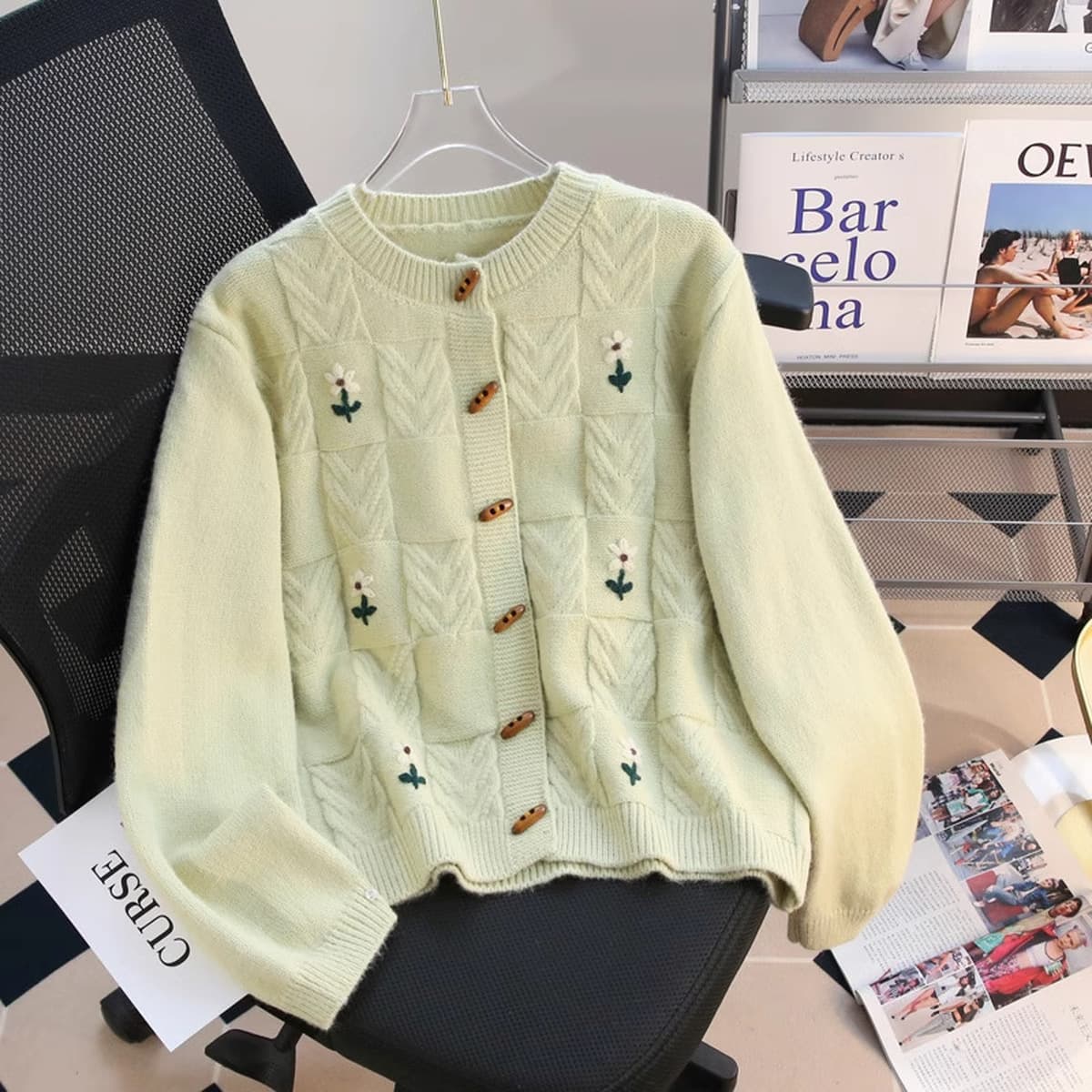 Ретро роговая пуговица Новый год красный свитер кардиган женский осенний и зимний толстый свободный ленивый новый год...