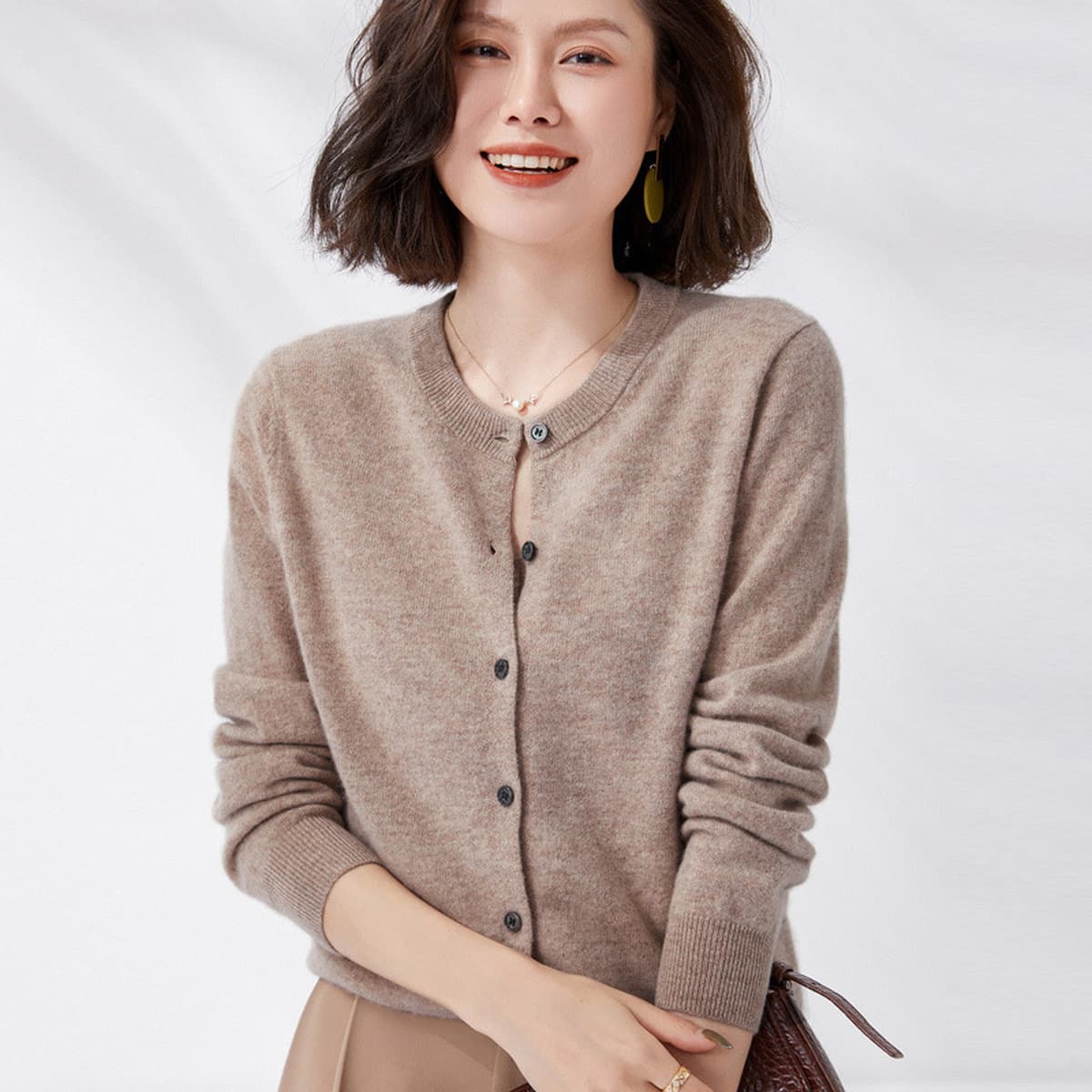 Весна и осень 2024, новый кардиган в корейском стиле, однотонный однобортный вязаный свитер с круглым вырезом, верблюжья...