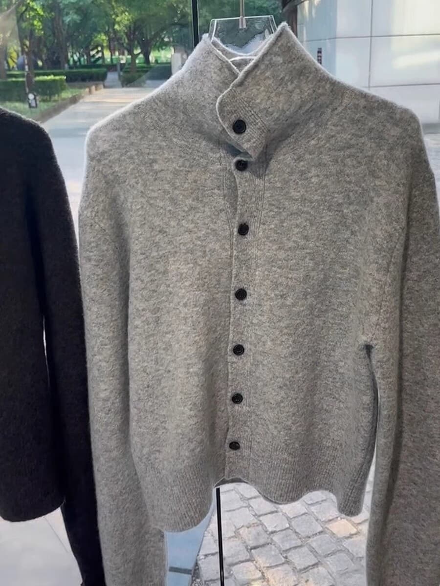 Элегантный, простой и универсальный однобортный серый кардиган с высоким воротником, осенне-зимняя коллекция 2025, для...