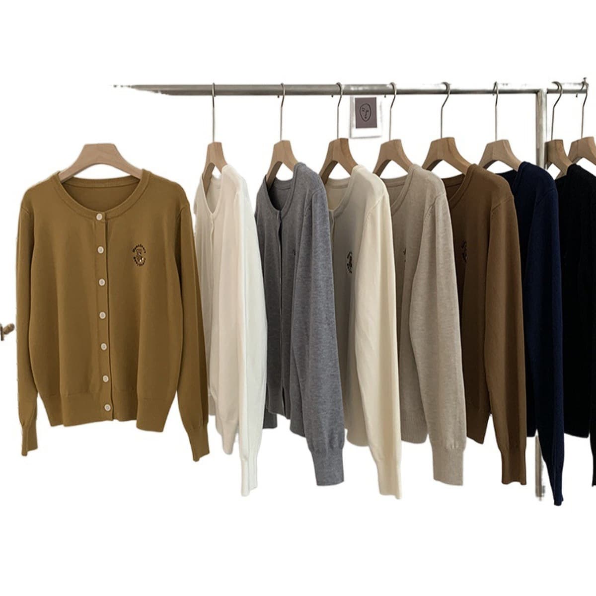 Мягкий и восковой вязаный кардиган с вышивкой медведя и длинными рукавами для женщин, ранняя осень, новый стиль, утягивающий...