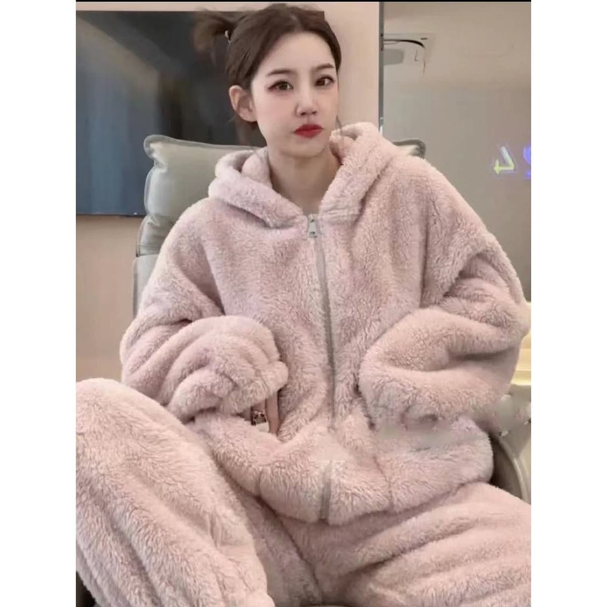 Комплект из двух предметов: утолщенный двусторонний флис из кораллового ворса, новинка зимы 2025, домашний костюм с...