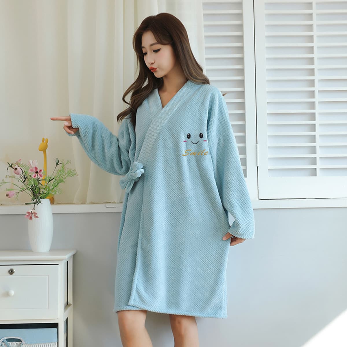 Ананасовый халат носимое банное полотенце банная юбка Женская милая вышитая ремешок утолщенный коралловый флис Домашняя...