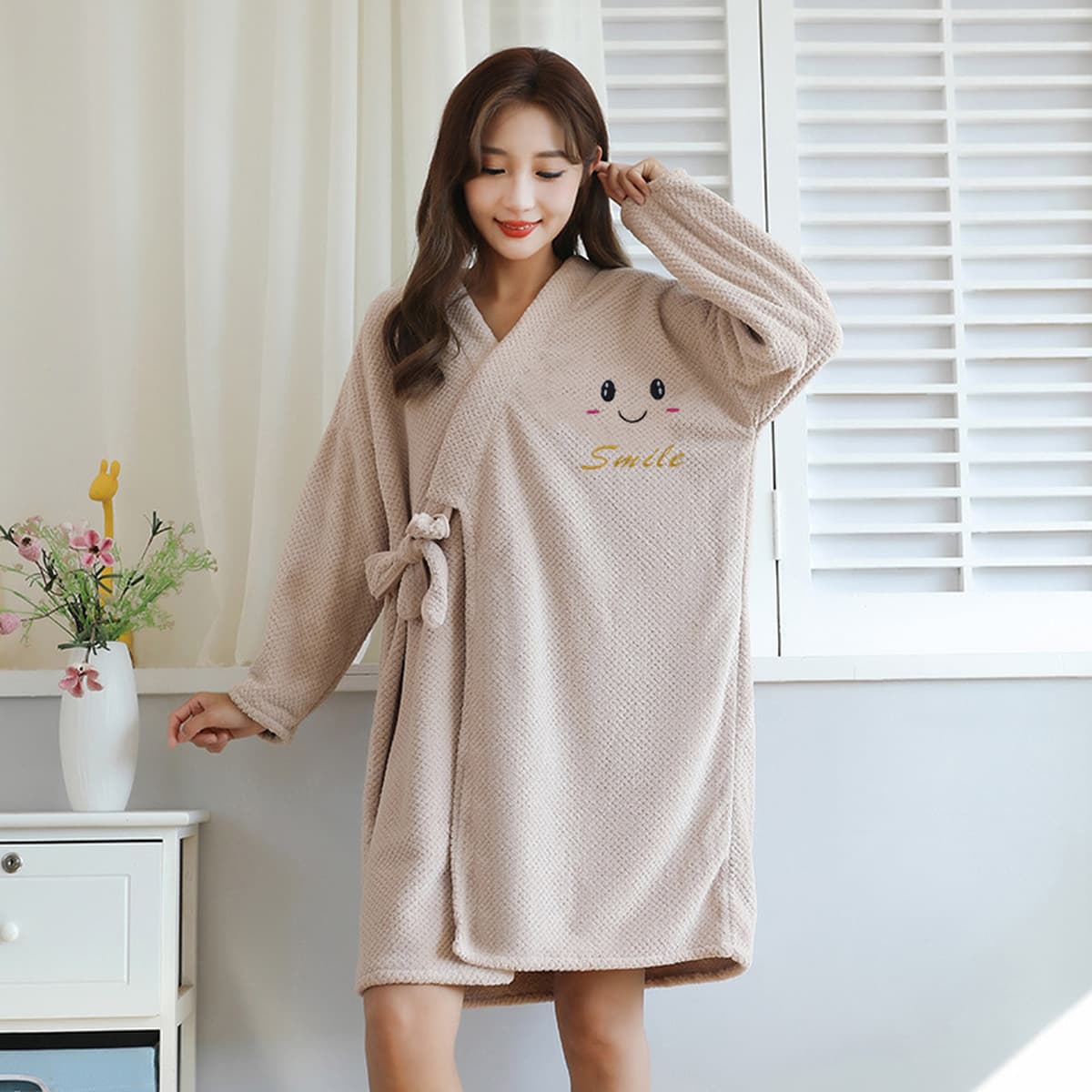 Ананасовый халат носимое банное полотенце банная юбка Женская милая вышитая ремешок утолщенный коралловый флис Домашняя...