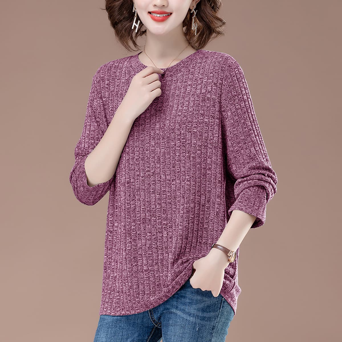 Мать среднего и пожилого возраста покрывает живот весной и осенью