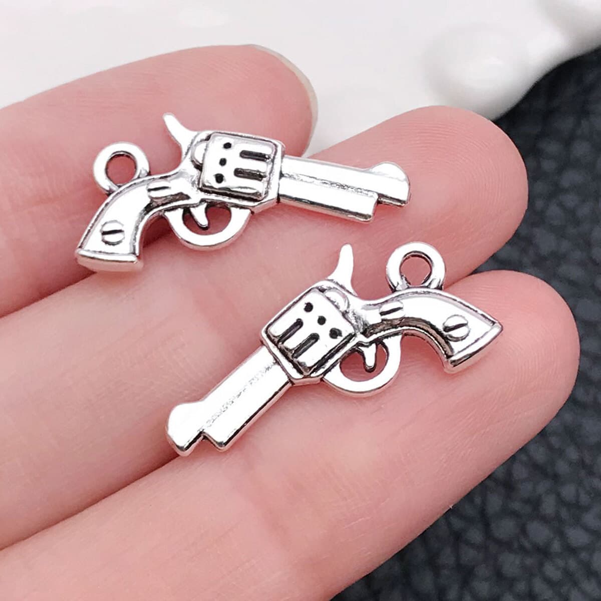 Смешать 20 старинных серебряных западных ковбойских конских шляп кактус пистолетные подвески творческие аксессуары для...