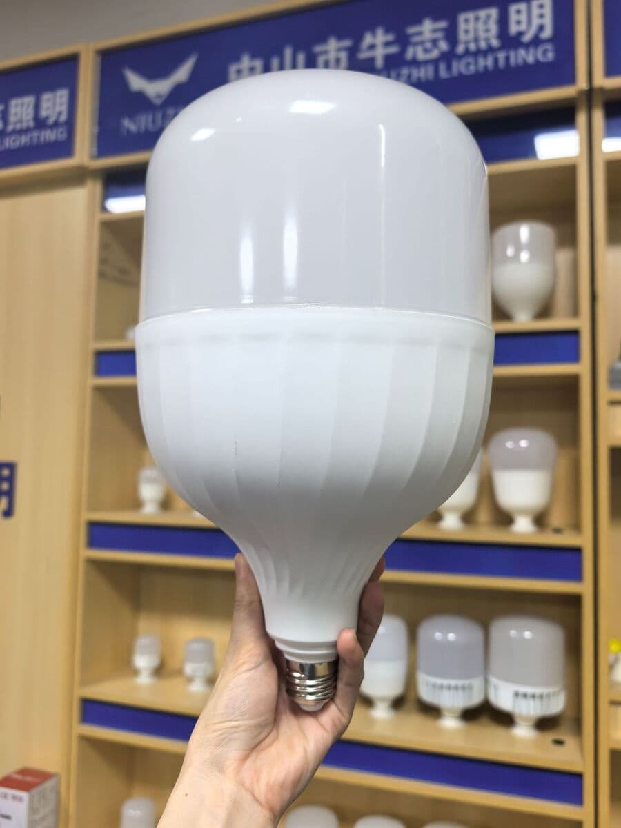 Лампа светодиодная энергосберегающая сверхяркая мощность винт шаровой пузырь e27 пластиковый пакет алюминиевый 10w освещение...