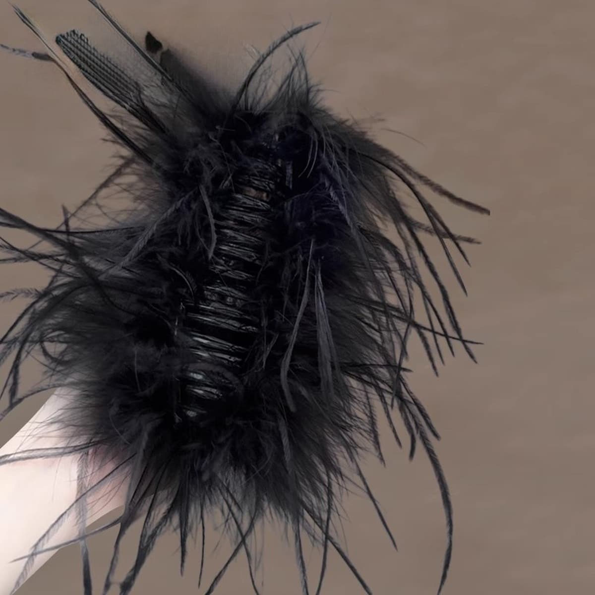 Большая заколка для волос на затылке, подходит для густых волос, осенне-зимний стиль с перьями, супер красивая черная...