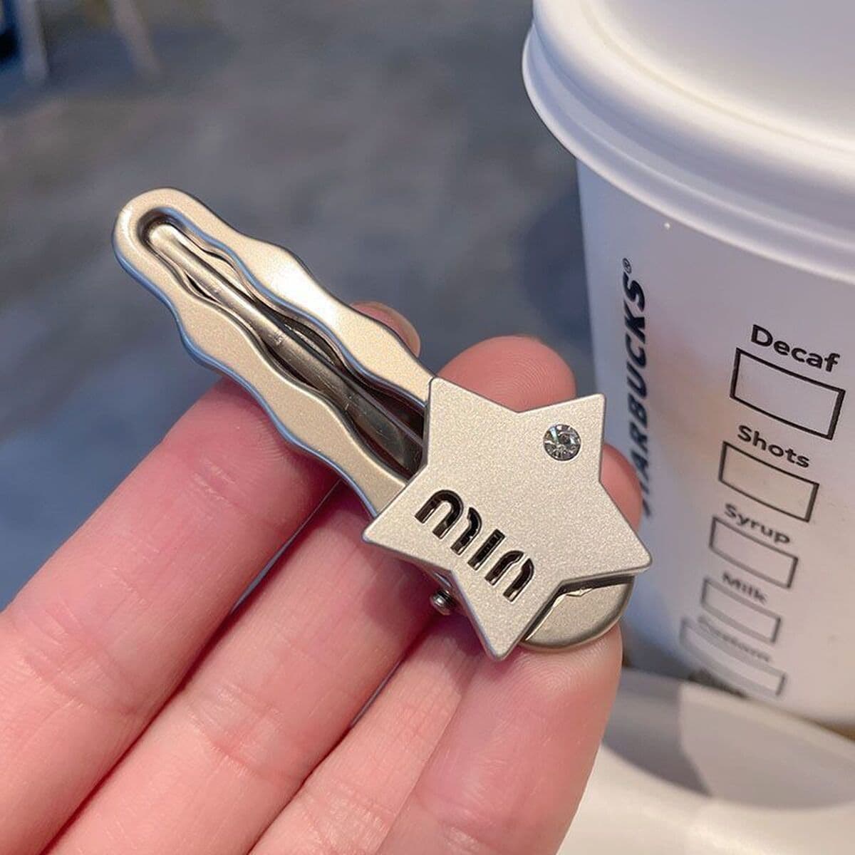 Интернет знаменитости Яркий серебряный Утконос Клип волна сладкий Сплав Шпилька металлический стиль девушка горный хрусталь...