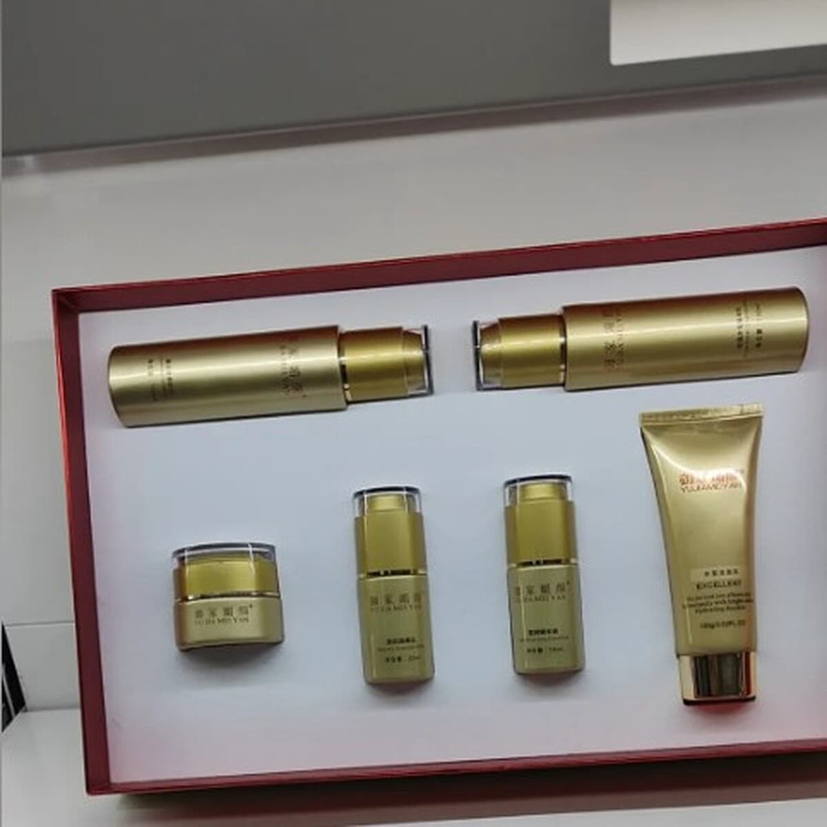 Набор косметики для ухода за кожей Yujia Meiyan блокирует меланин и удаляет пятна, профессиональная линия косметики для...