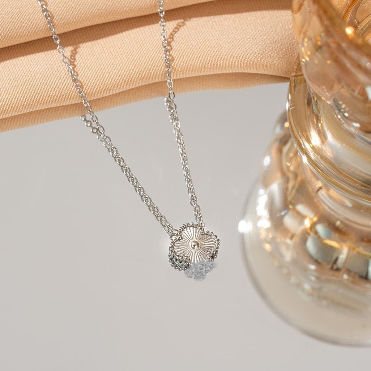 Ожерелье с четырехлистным клевером, титановая сталь, легкая роскошь, высококачественное женское модное двустороннее...