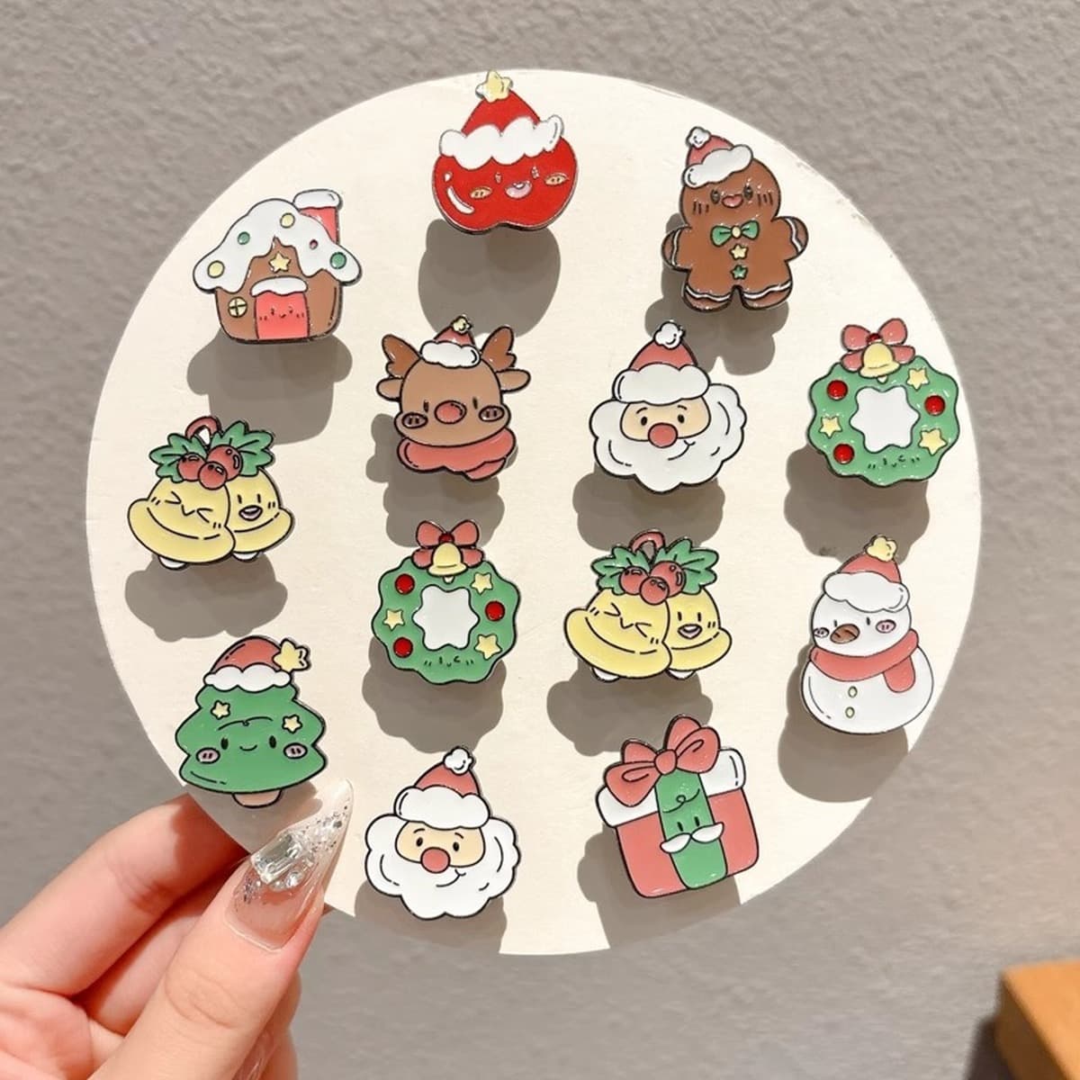 Рождественская брошь аксессуар милый мультфильм металлическая рождественская серия DIY капли масло значок булавка...