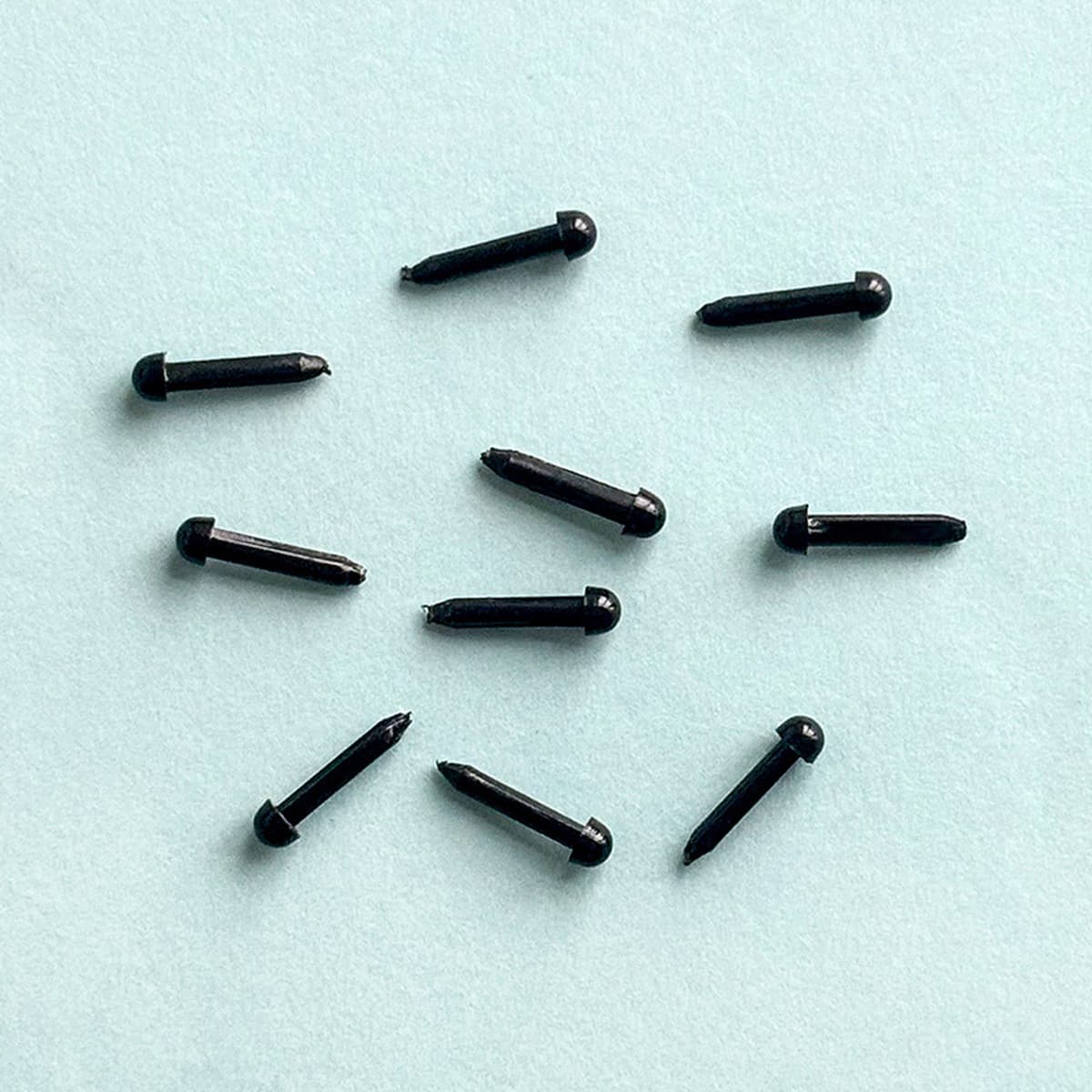 Материалы для рукоделия: плюшевые аксессуары для кукол (черные глаза, нос, рождественская шапка, шарф), развивающие навыки...