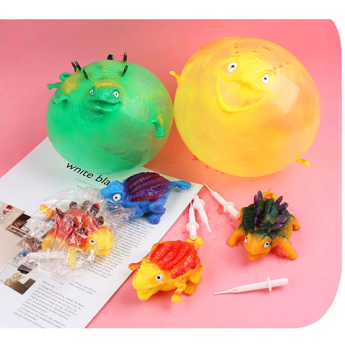 TPR новая странная забава целого человека, который дует в шары для волос динозавра