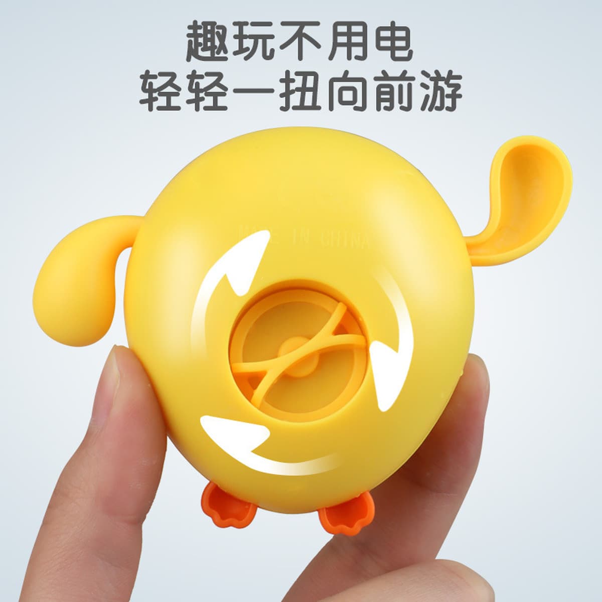 Игрушки ванны младенца играя плавание воды маленьких детей утки воды забавляются мальчики и девушки Кита брызг воды ванны...