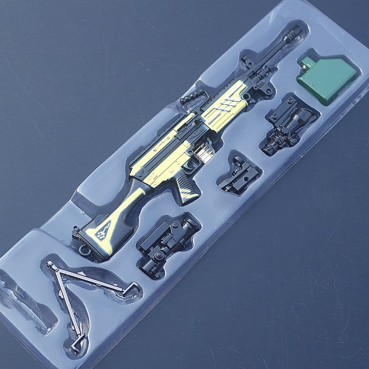 Побег Иисуса и мирное оружие боя M24 AKM M416 98K AWM модель пистолета кожа брелок