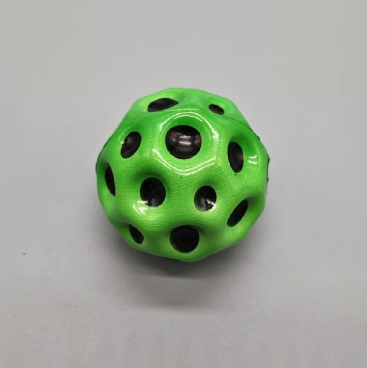 Трансграничные 7 см пещерные пещеры высокие эластичные шарики антигравитация луны pu пены шарики для родителей и детей...