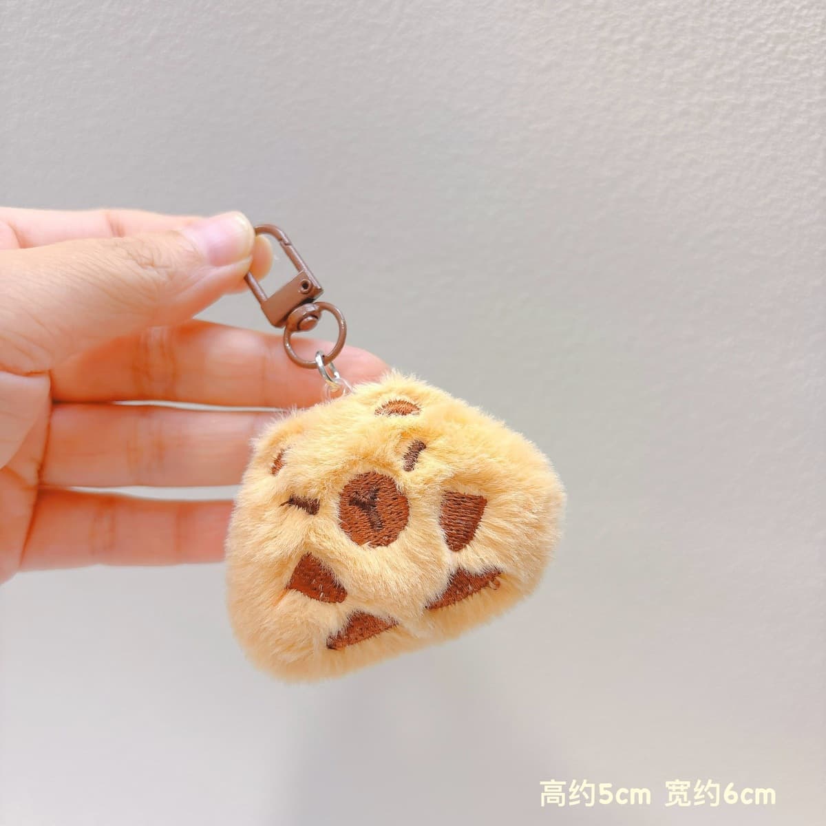 Популярный пищащий плюшевый брелок-подвеска в виде милого котенка, игрушка для автоматов с игрушками, плюшевая кукла