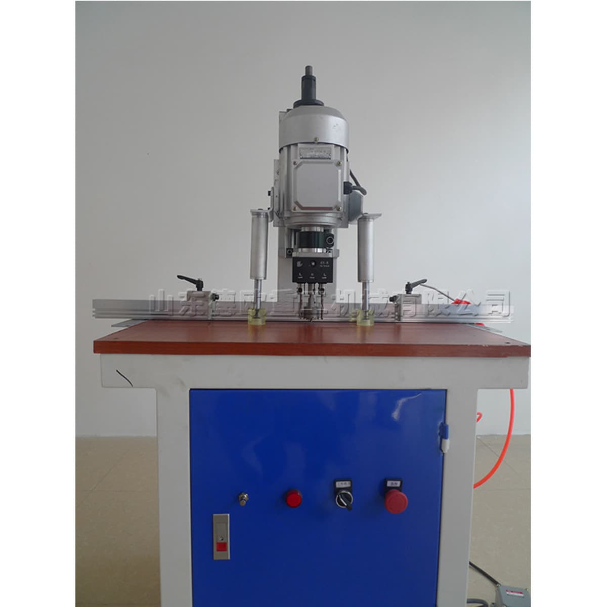 Панельный мебельный шкаф дверной сверлильный станок Деревообрабатывающее оборудование шарнир с одной головкой сверлильный...