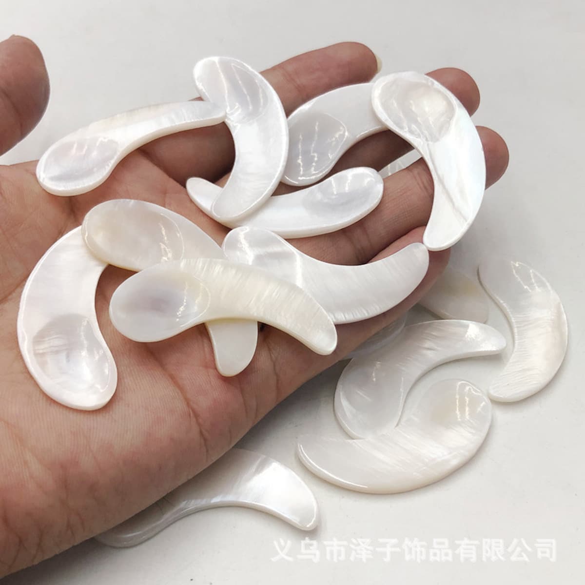 Маска маленькая ложка Икра ложка Shell Spoon из натуральной оболочки Beauty Care Tool