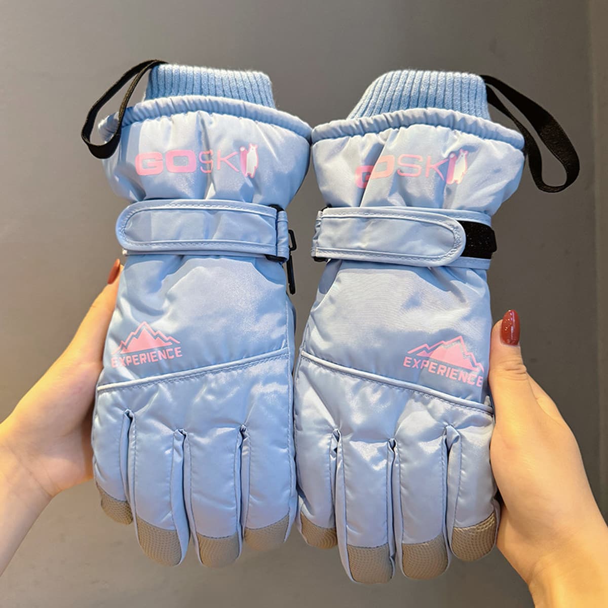 Зимний альпинизм на открытом воздухе теплая езда на велосипеде