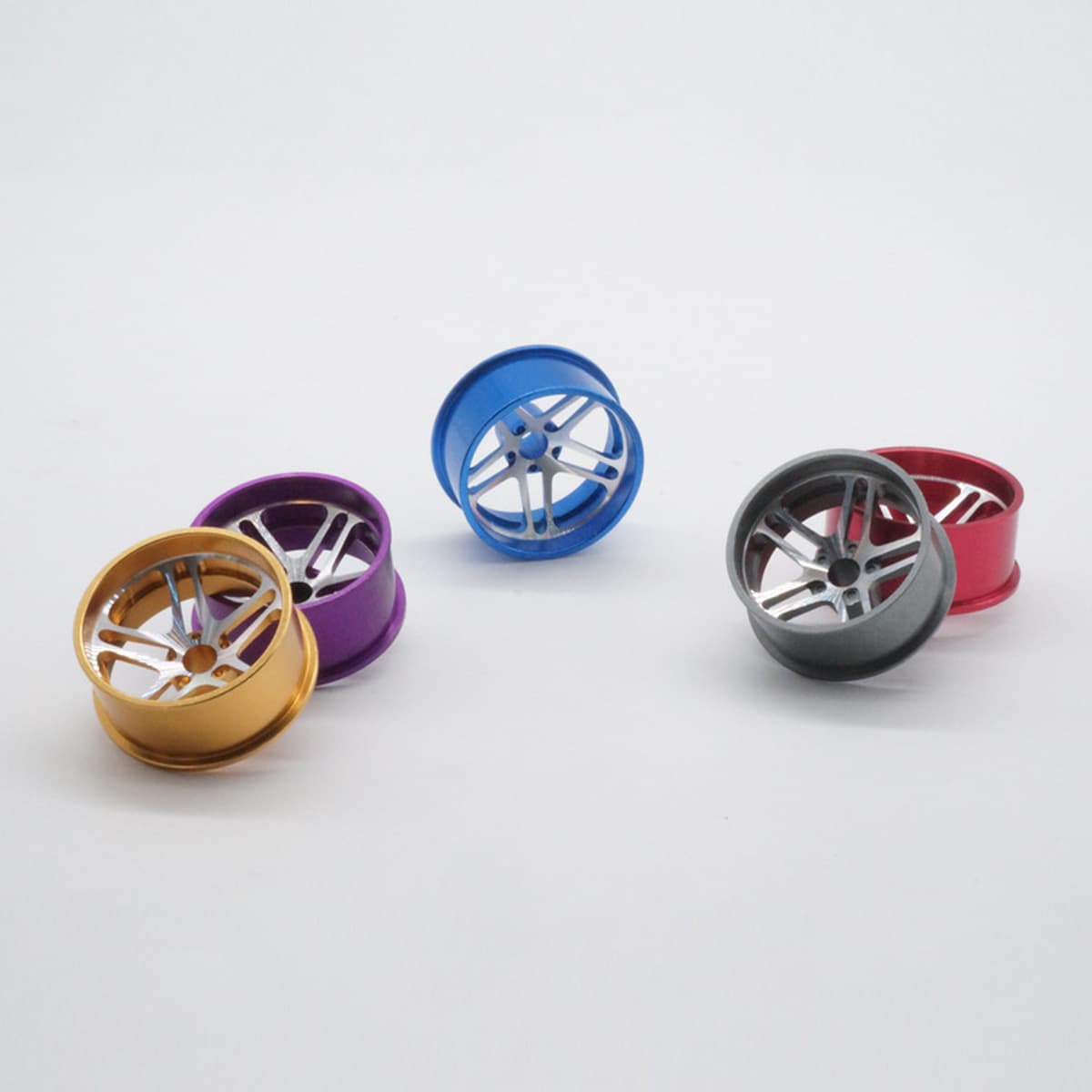 Обработка алюминиевых деталей автомобилей cnc высокое качество игрушки полный привод модифицированные детали колесо из...