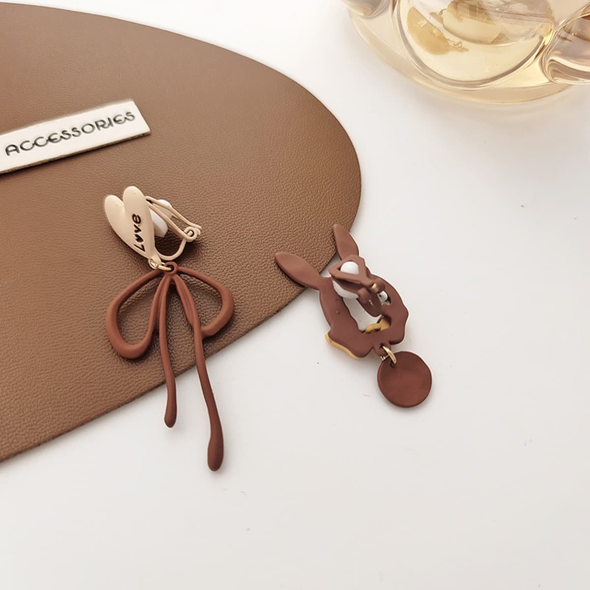 Возвращайте новым и старым клиентам ювелирную коллекцию, модные нишевые серьги, аксессуары для волос, ожерелья для женщин.