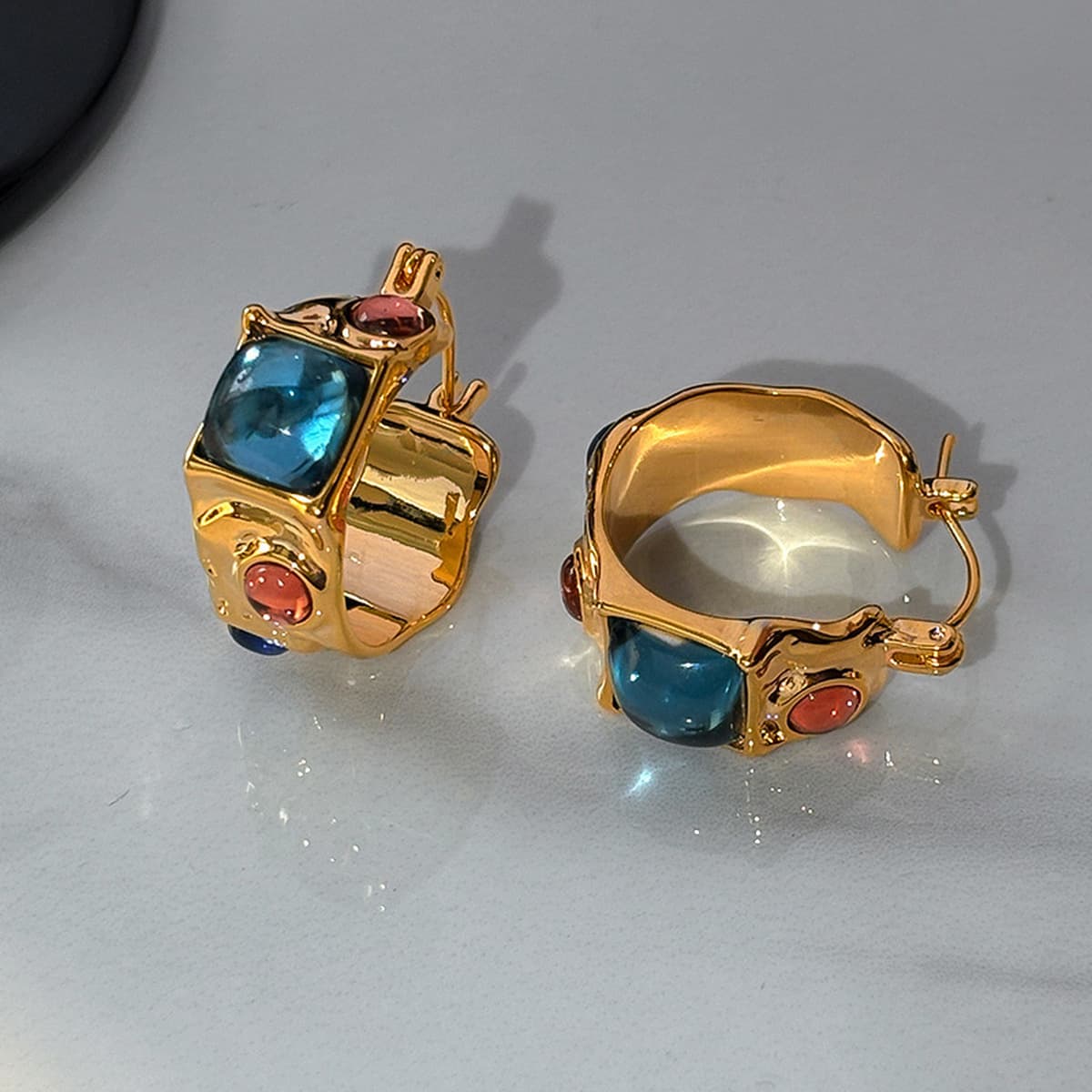 Средневековая эмаль цветной драгоценный цвет допамин серьги женские нишевые дизайн высокого уровня наушники 2025 новые серьги