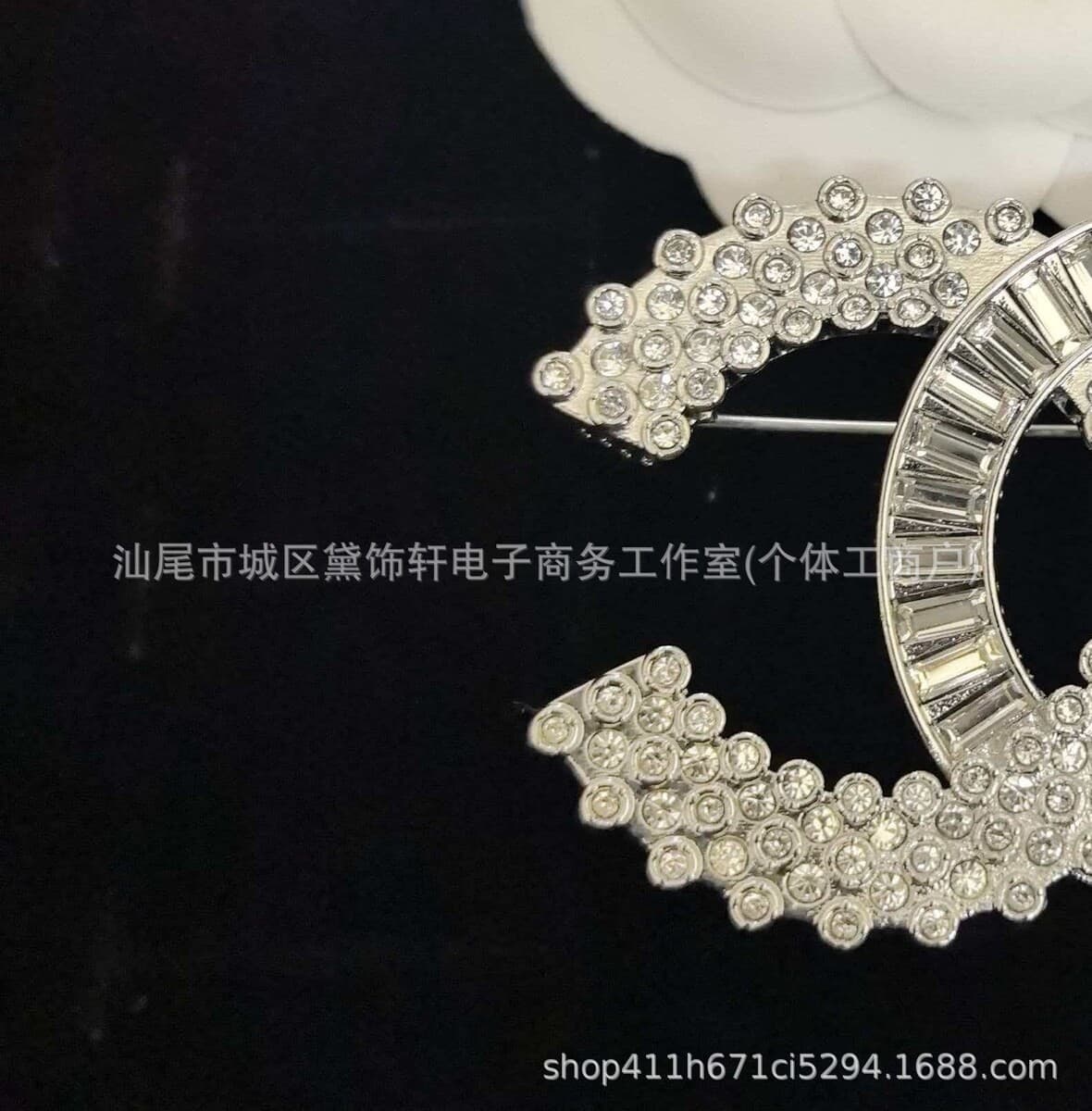 Брошь Chanel Double C с полным алмазным паве, квадратная брошь с бриллиантами и жемчугом, брошь-камелия Chanel, маленькая...