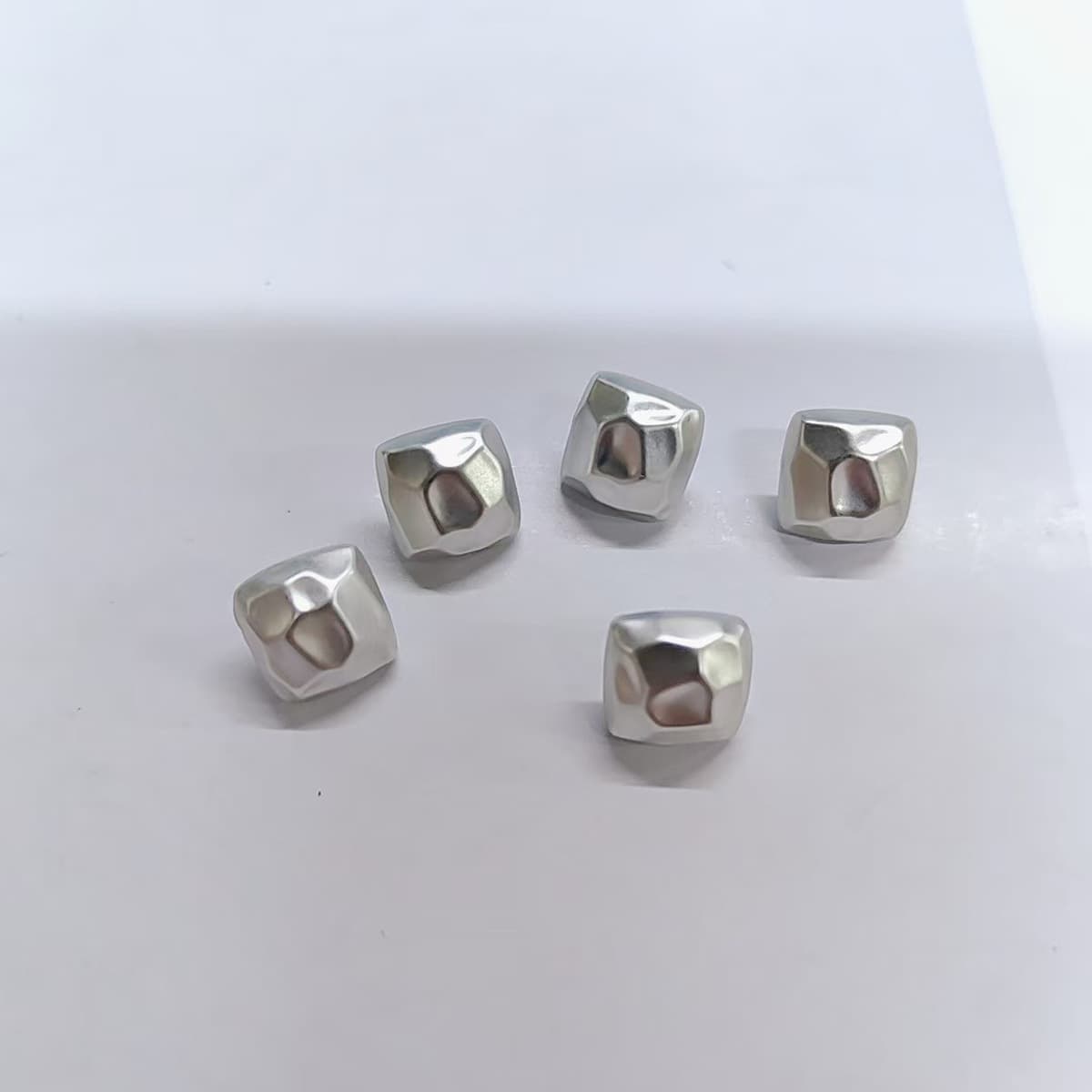 Квадратная уникальная пуговица для рубашки