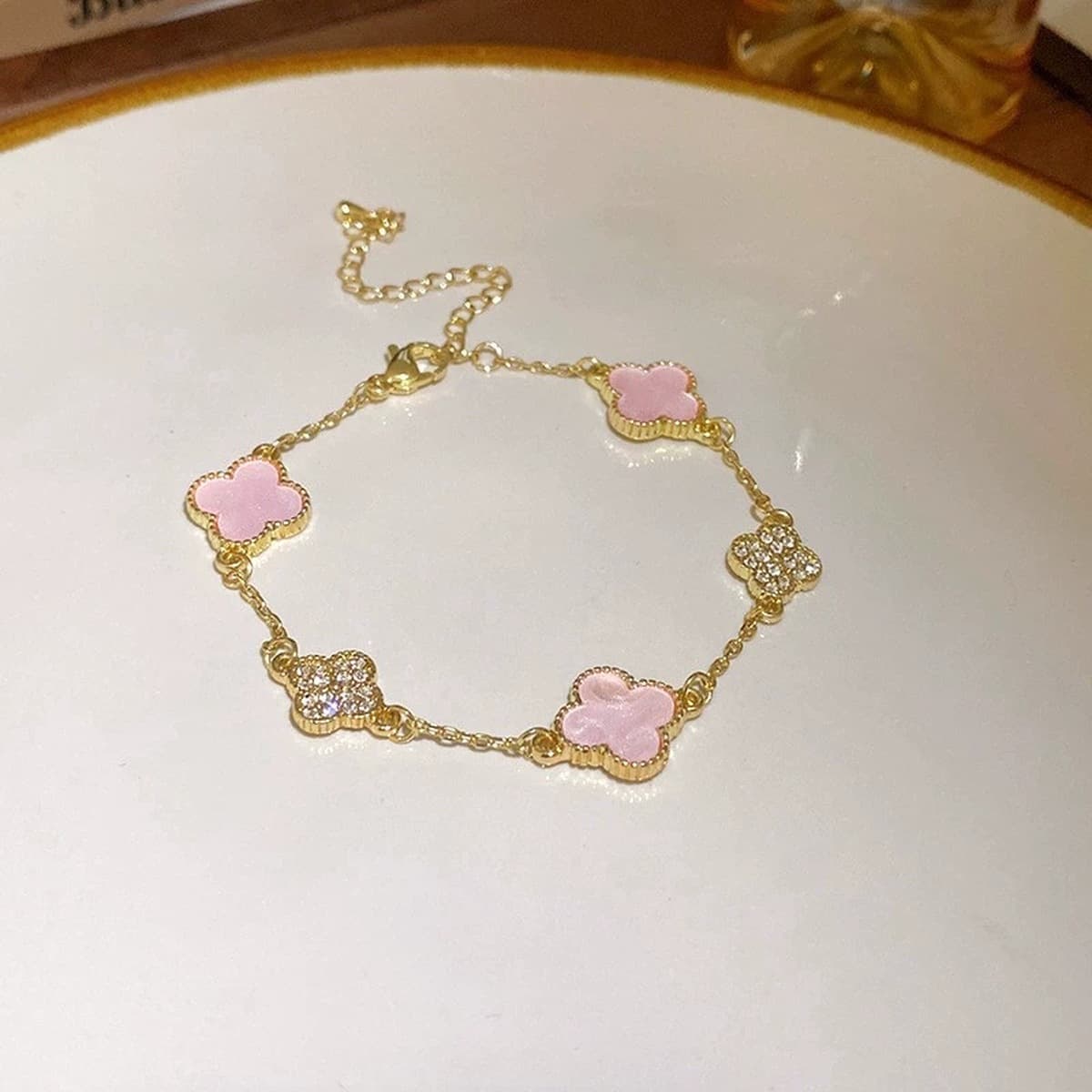 Браслет из сплава с полным покрытием из бриллиантов в форме четырехлистного клевера для женщин, в стиле инс, легкий люкс,...