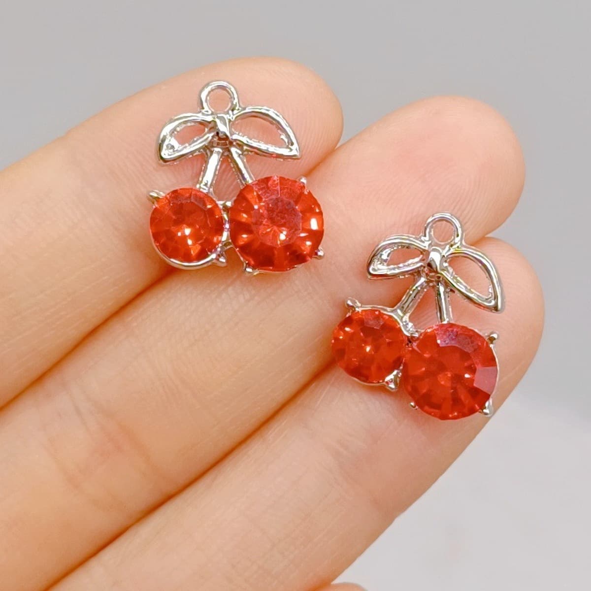 Корейская версия ювелирных изделий diy аксессуары один висячий стерео вишня клубника красный капли масла сплав подвеска DIY...