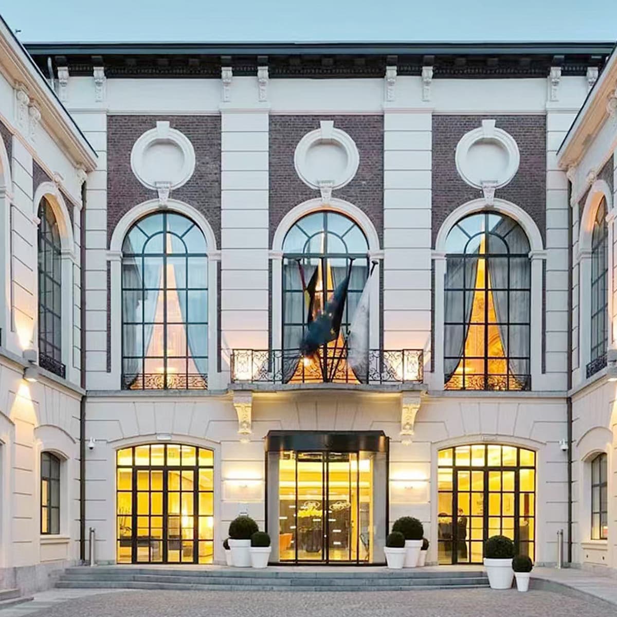 Фабрика французского ретро с плоским окном молочный чай магазин ресторан кафе перегородка старомодное раздвижное окно чердак...