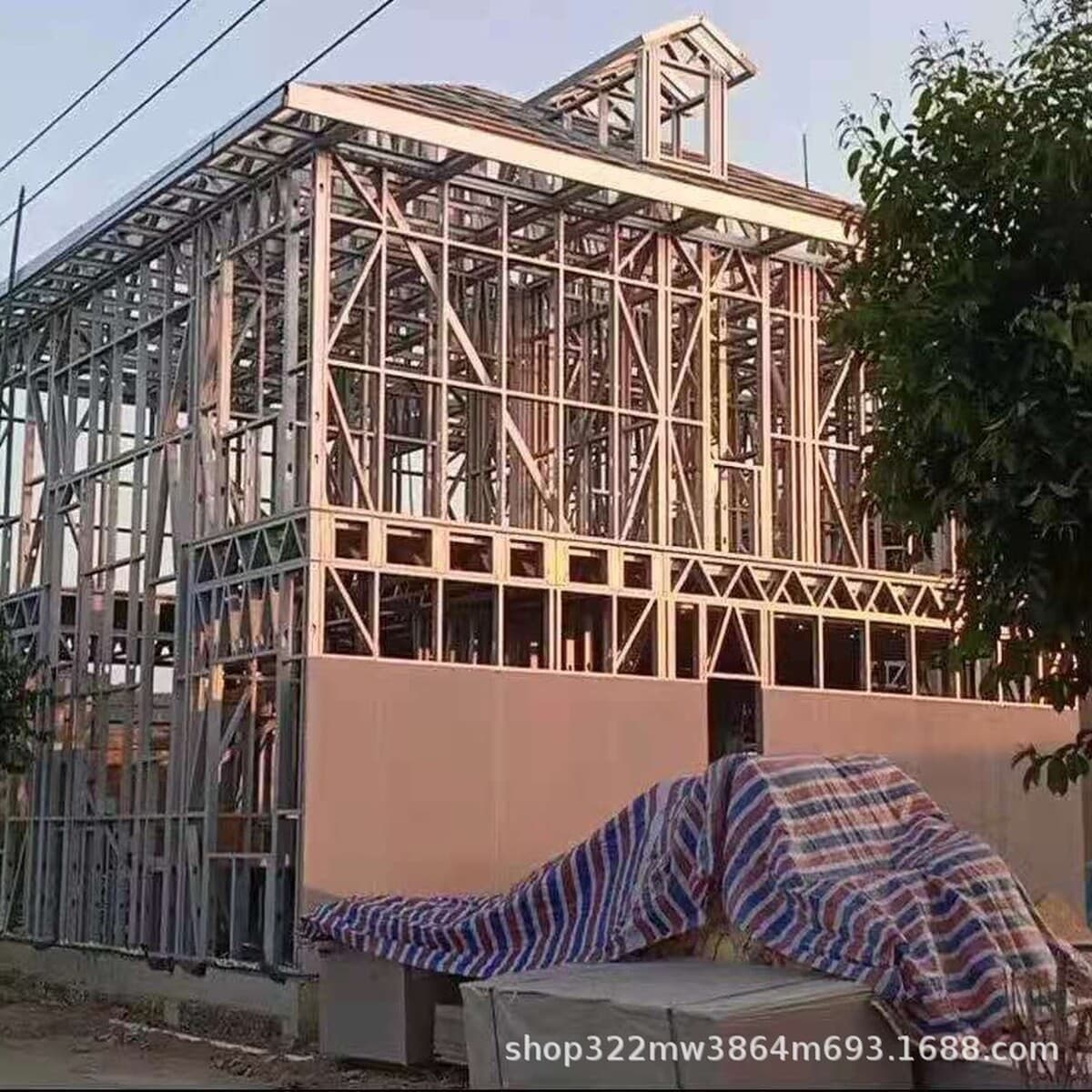 Кирпично-бетонная вилла со стальной конструкцией из легкого стального киля