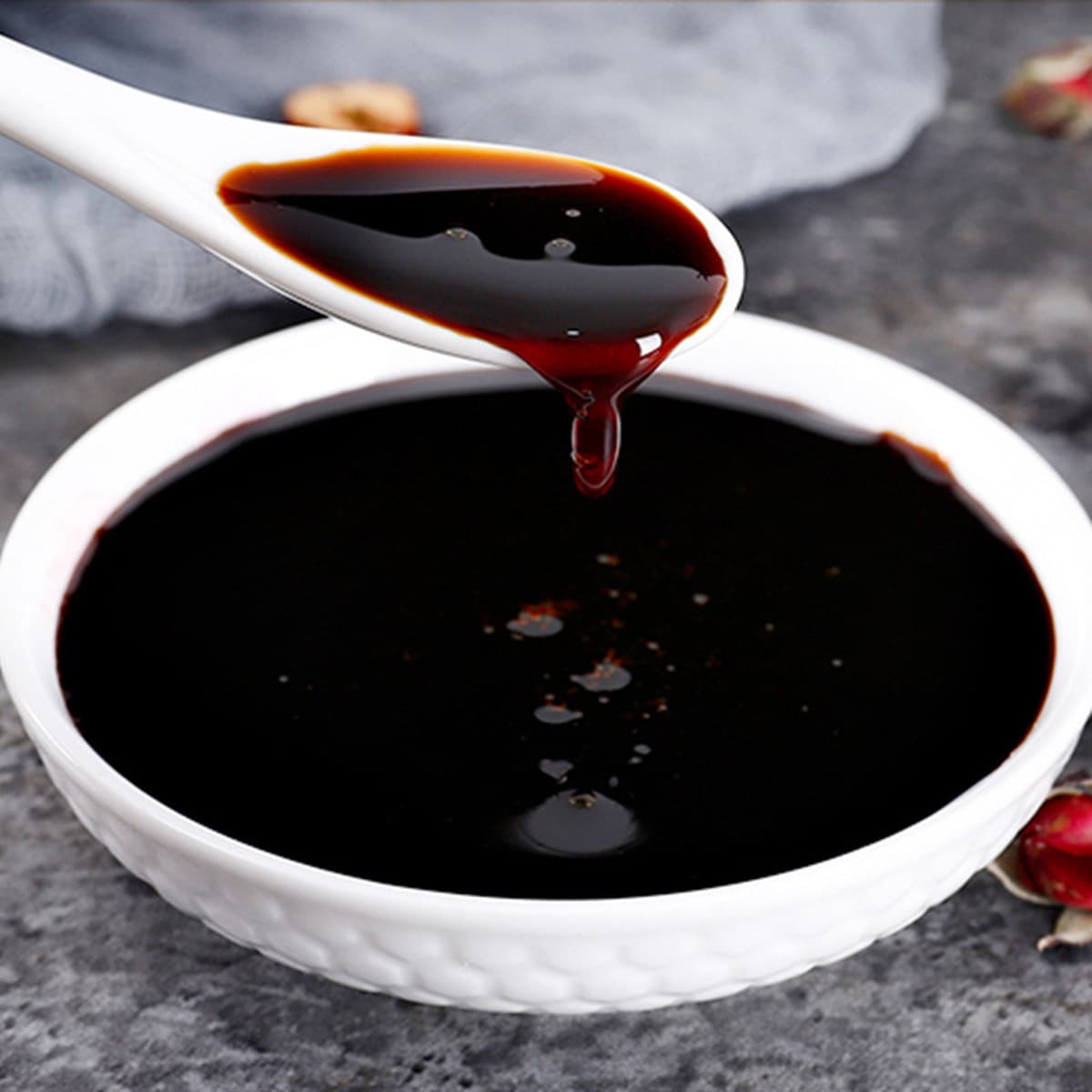 Сироп из жидкого коричневого сахара Коммерческий баррель тонкий коричневый сахар оптом ледяной порошок коричневый сахар Вода...