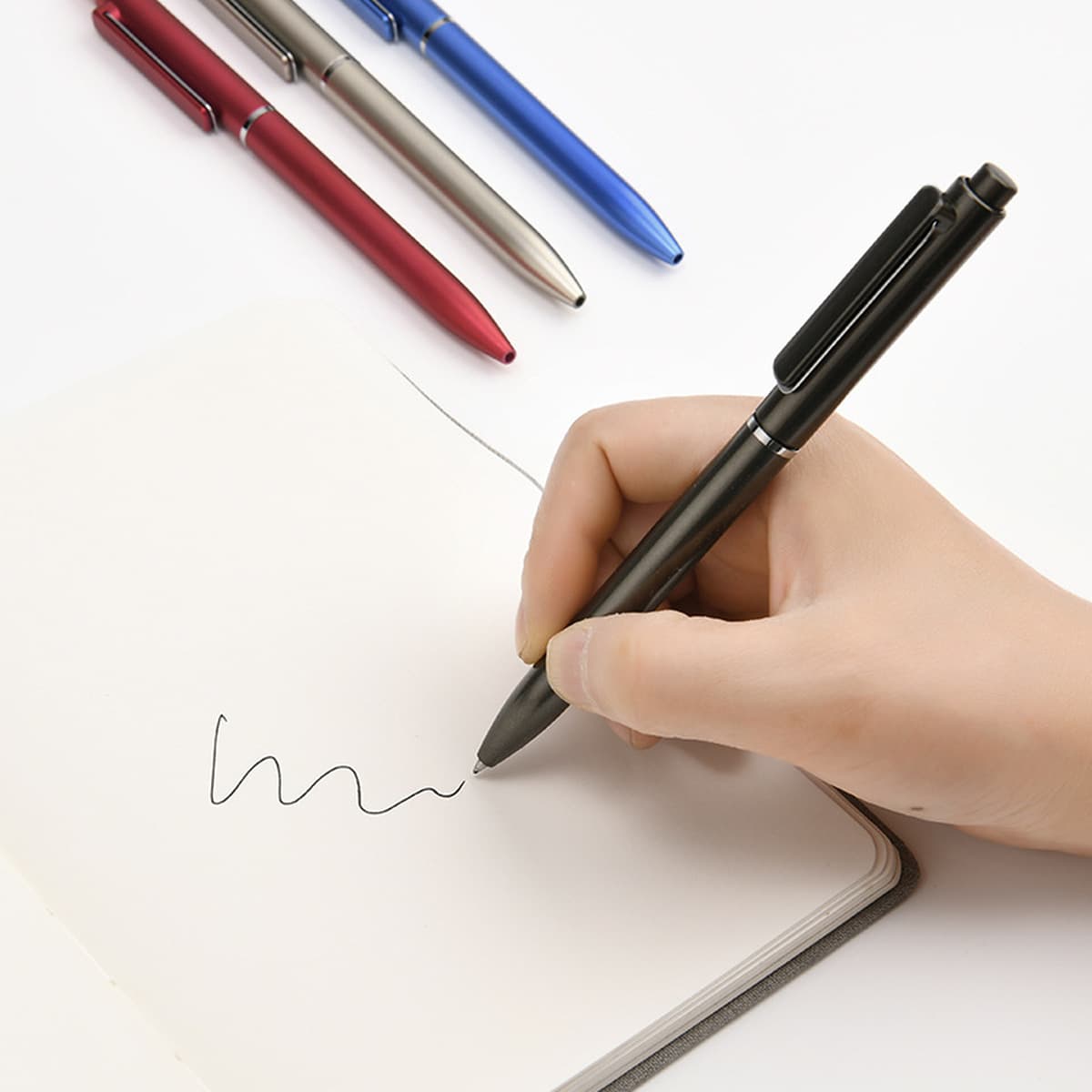 Высокое значение для бизнеса креативные канцелярские принадлежности нажимает на нейтрал ручку пользовательского логотипа...